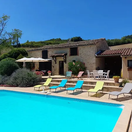 En Pierre Avec Piscine Holiday home *